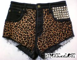 Shorts customizados ONÇA